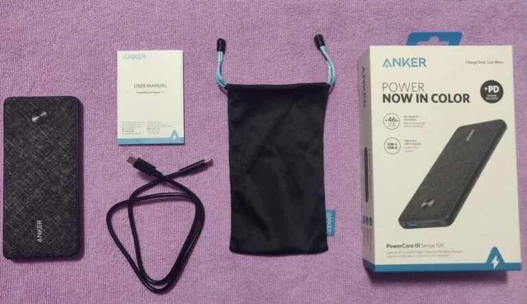 unboxing-inside-anker-powercore-iiii-sense-10k